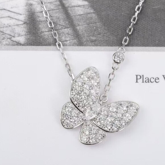 Two silver necklaces - Picture 1 of 1